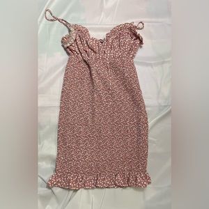 Woman’s spaghetti strap floral pink